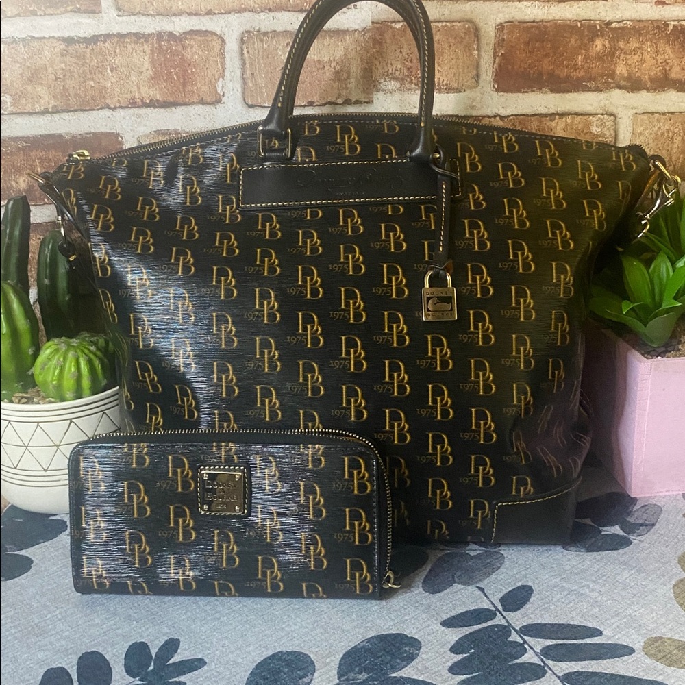 Dooney & Bourke matching Vanessa  set